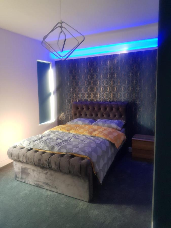 Highfields Living - All Rooms Ensuite- Free Wifi- Free Local Parking 셰필드 외부 사진