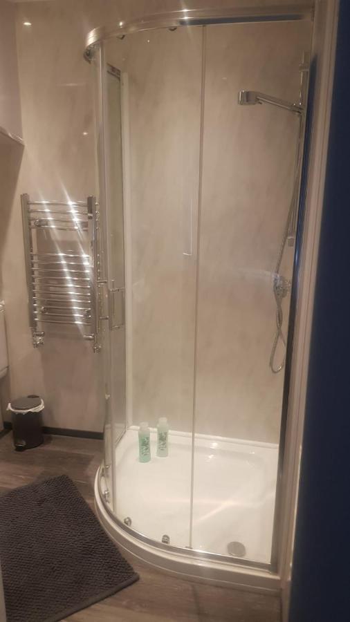 Highfields Living - All Rooms Ensuite- Free Wifi- Free Local Parking 셰필드 외부 사진