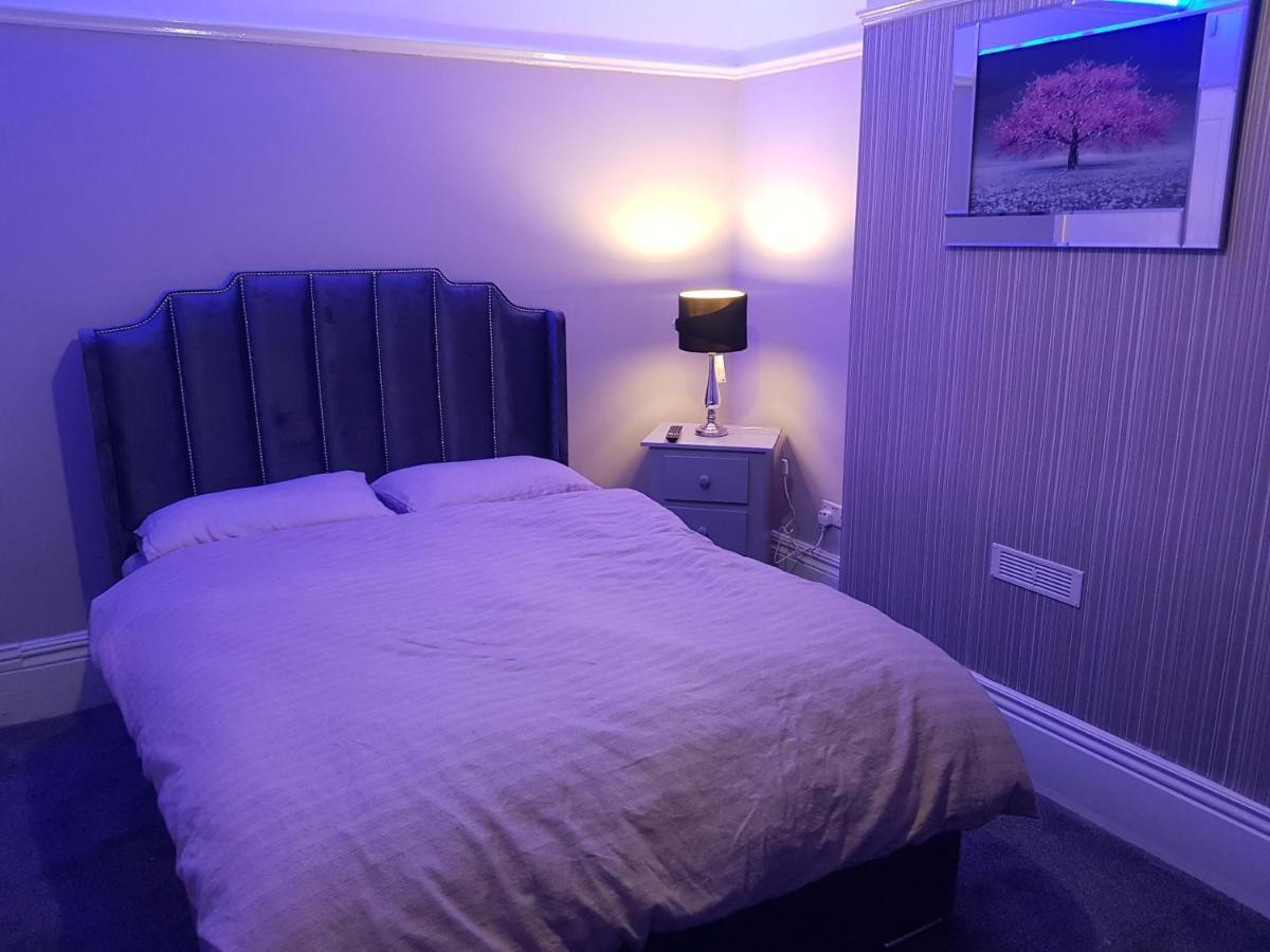 Highfields Living - All Rooms Ensuite- Free Wifi- Free Local Parking 셰필드 외부 사진