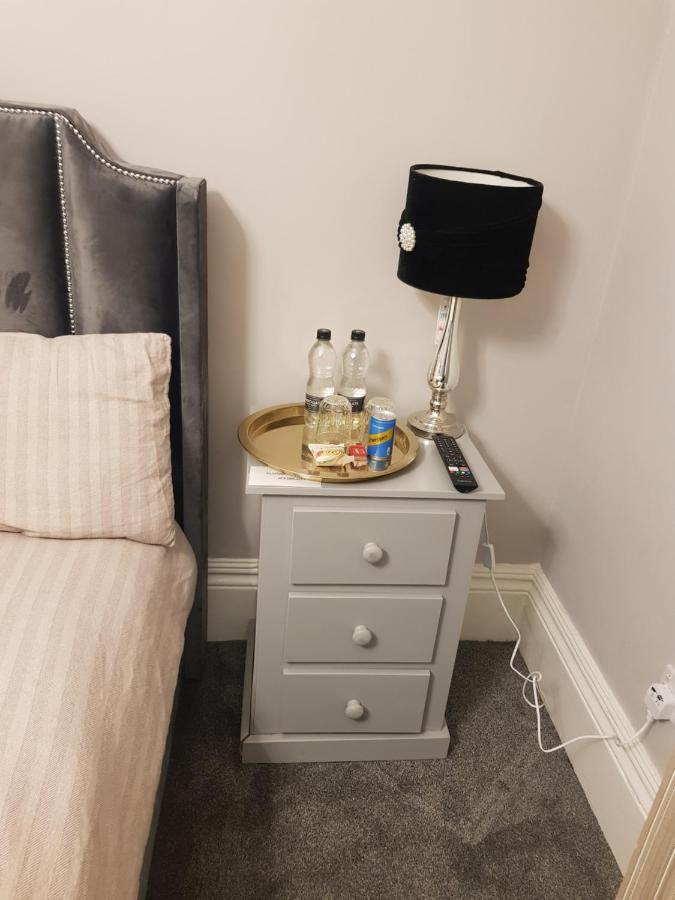 Highfields Living - All Rooms Ensuite- Free Wifi- Free Local Parking 셰필드 외부 사진