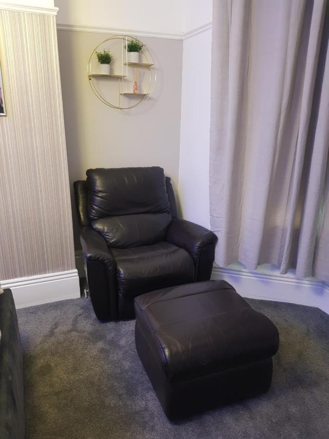 Highfields Living - All Rooms Ensuite- Free Wifi- Free Local Parking 셰필드 외부 사진