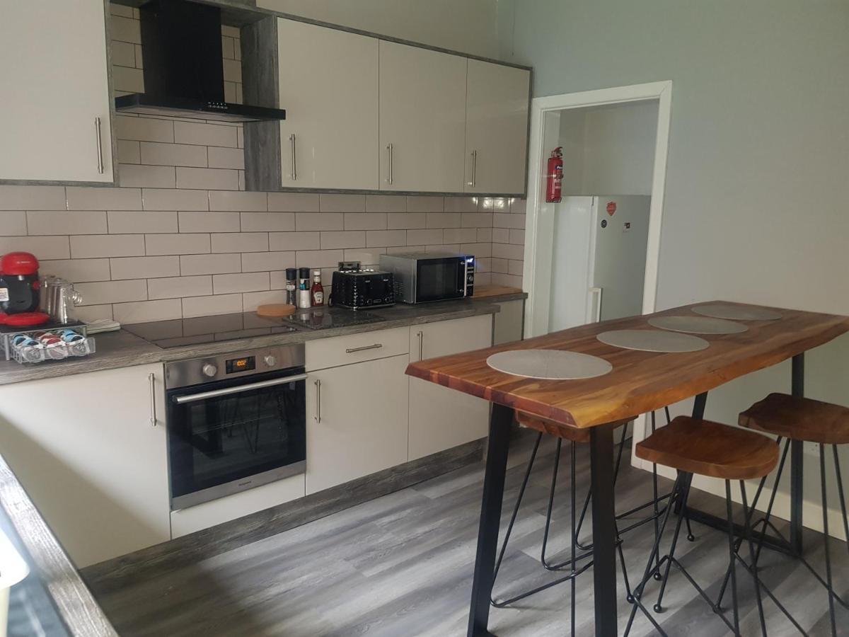Highfields Living - All Rooms Ensuite- Free Wifi- Free Local Parking 셰필드 외부 사진