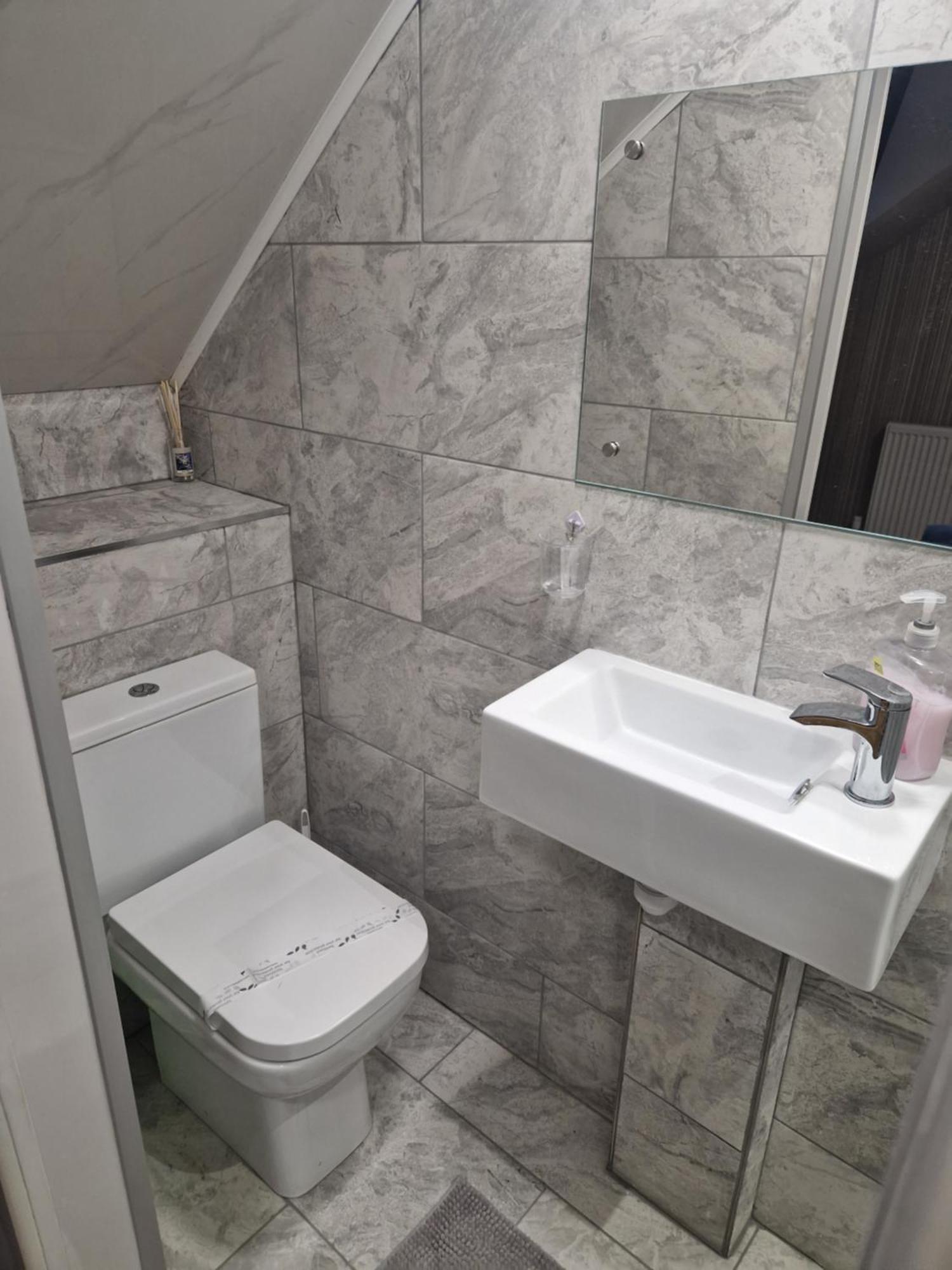 Highfields Living - All Rooms Ensuite- Free Wifi- Free Local Parking 셰필드 외부 사진