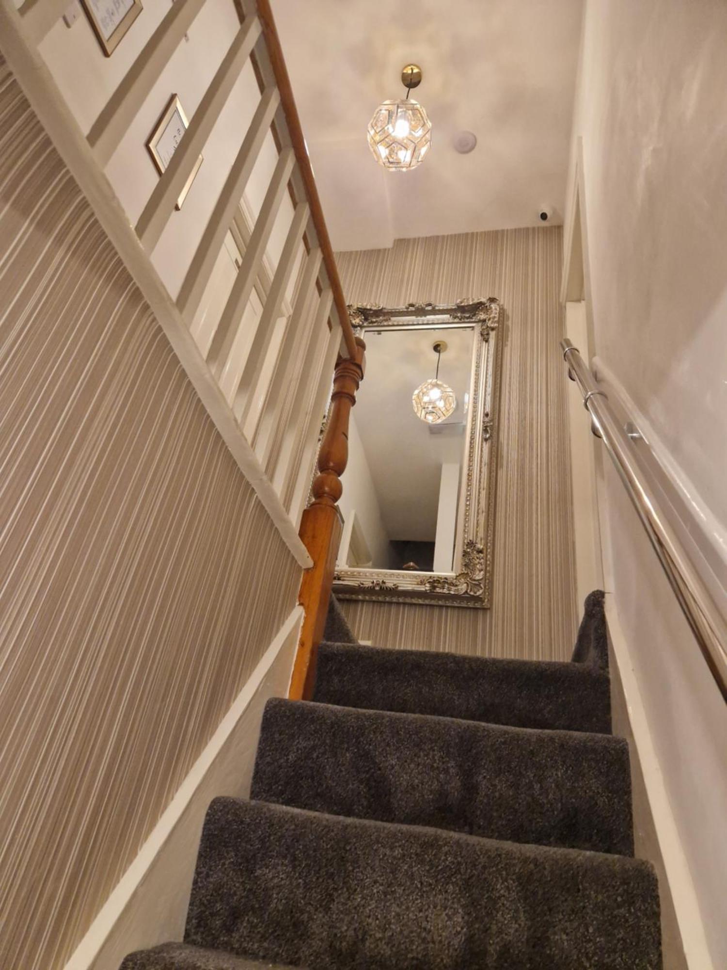 Highfields Living - All Rooms Ensuite- Free Wifi- Free Local Parking 셰필드 외부 사진